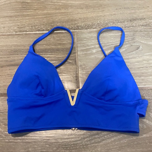 New without tags Victoria’s Secret swim top size medium - Picture 1 of 3